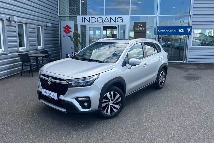 Sølv Suzuki S-Cross fra 2022