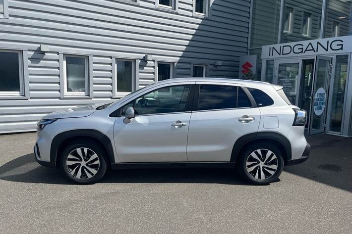 Sølv Suzuki S-Cross fra 2022