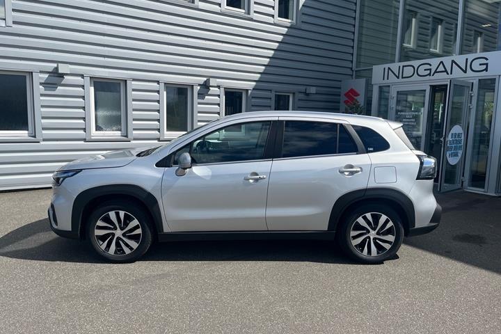 Sølv Suzuki S-Cross fra 2022