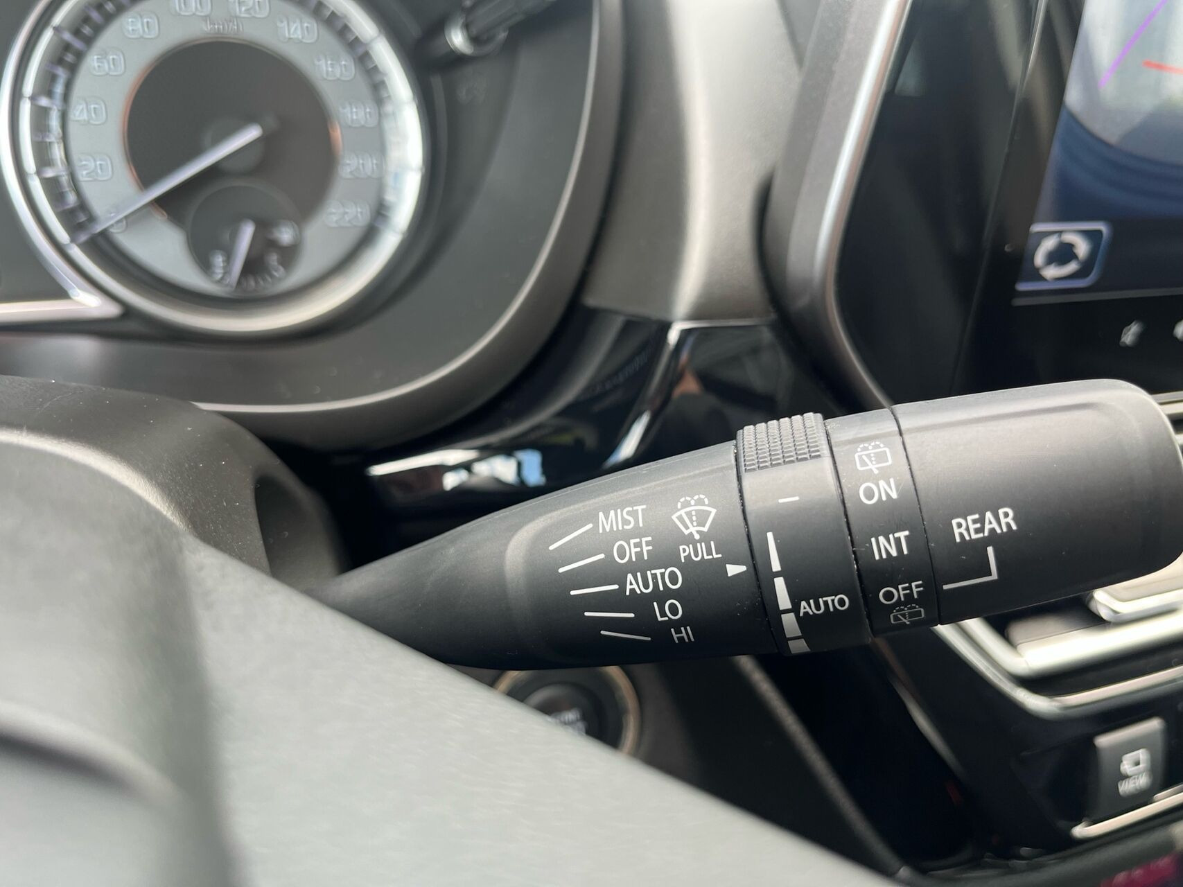 Sølv Suzuki S-Cross fra 2022