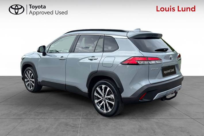 Grå Toyota Corolla Cross fra 2023