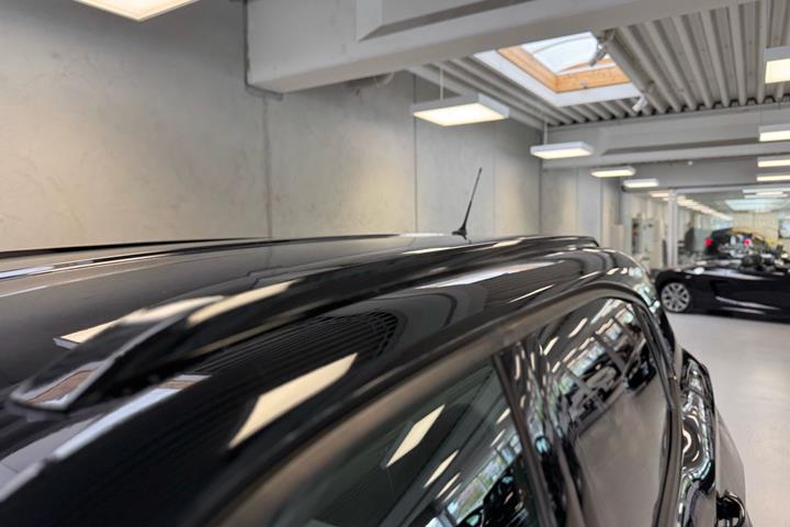 Sort Opel Frontera fra 2025