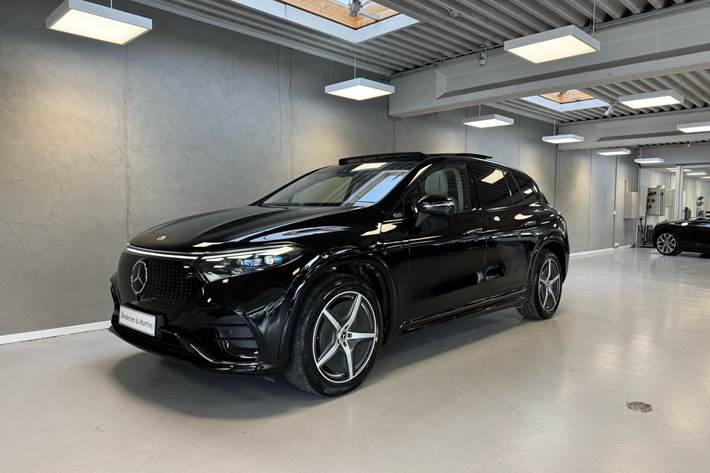 Sort Mercedes EQS 450 fra 2023