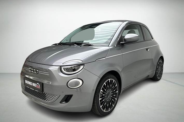 Hvid Fiat 500e fra 2023