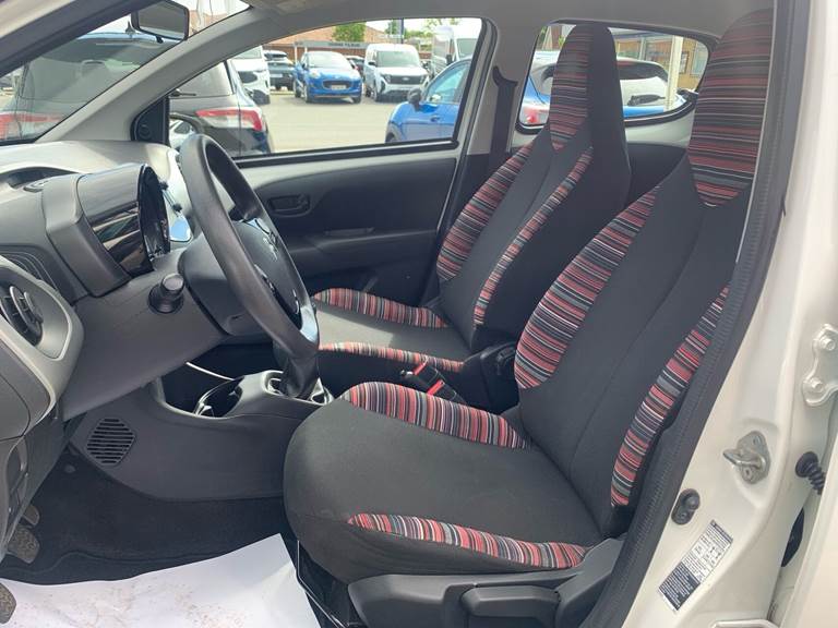 Citroën C1 1,2 PureTech Feel Complet 82HK 5d