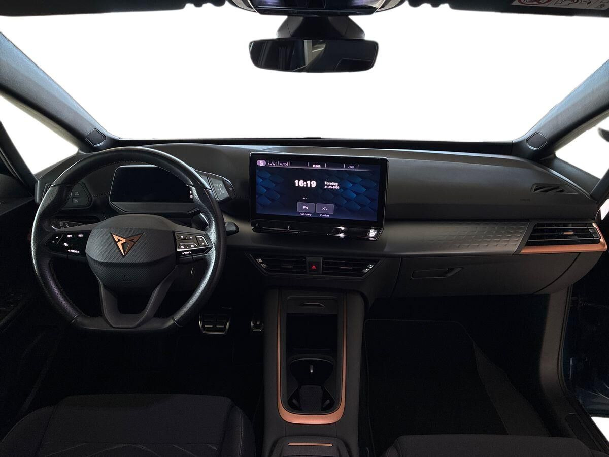 Blå Cupra Born fra 2023