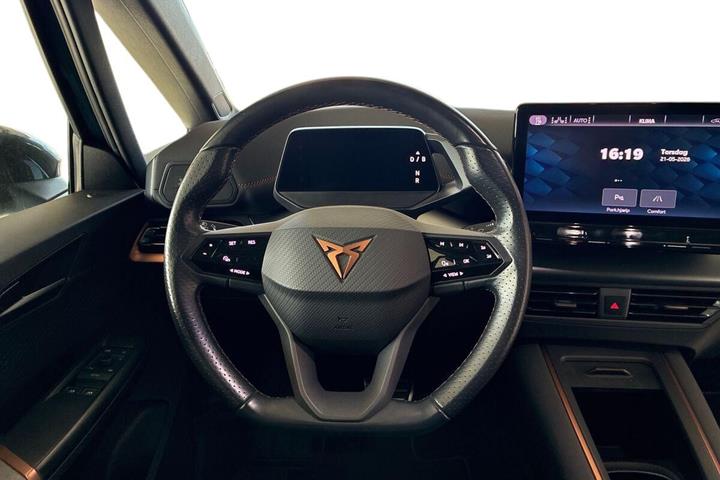 Blå Cupra Born fra 2023