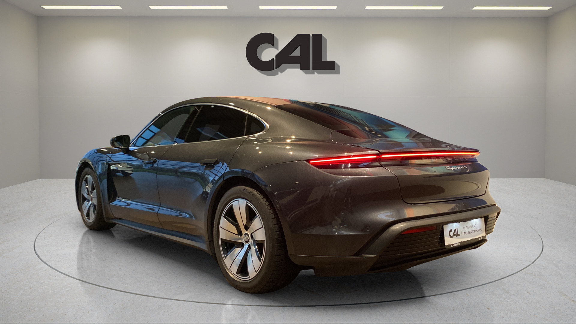 Grå Porsche Taycan fra 2020