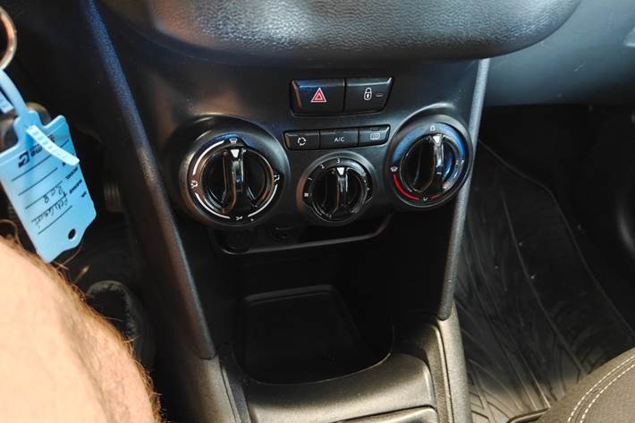 undefined Peugeot 208 fra 2014