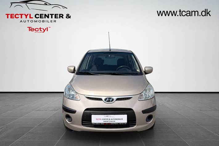 Orange Hyundai i10 fra 2010