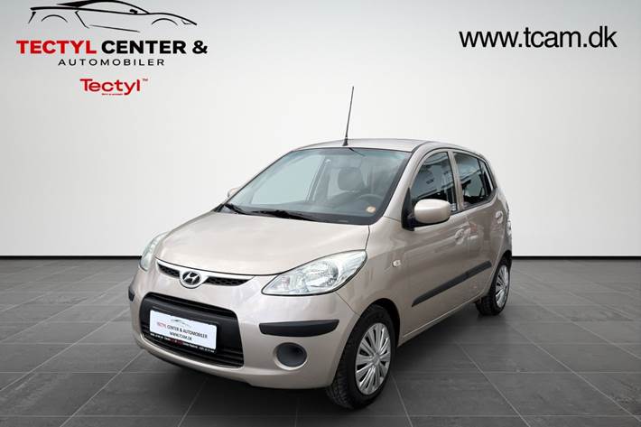 Orange Hyundai i10 fra 2010