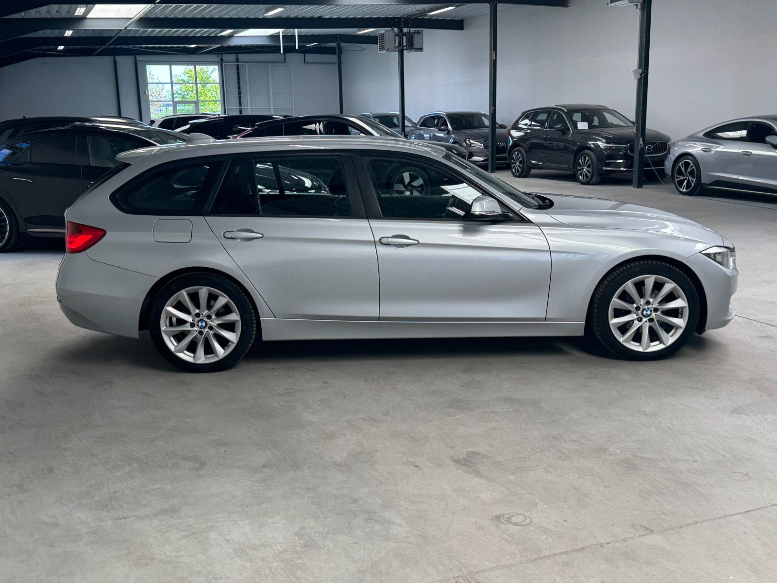 Sølv BMW 320d fra 2015