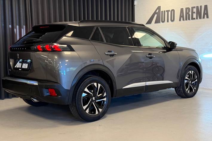 Grå Peugeot 2008 fra 2020