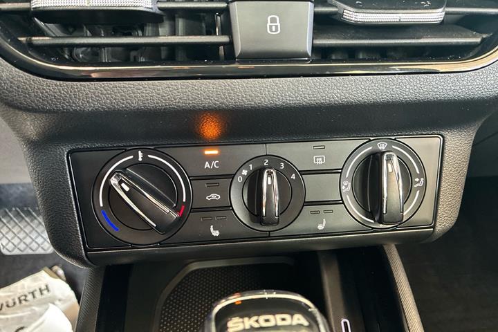 Grå Skoda Kamiq fra 2021