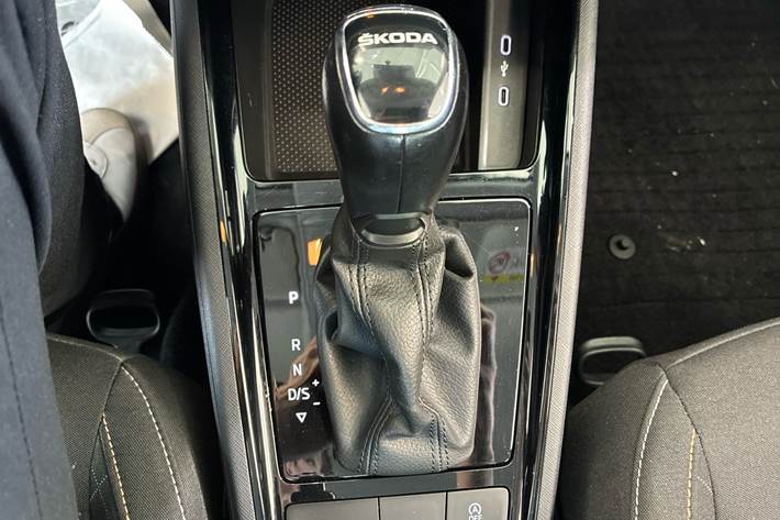 Grå Skoda Kamiq fra 2021