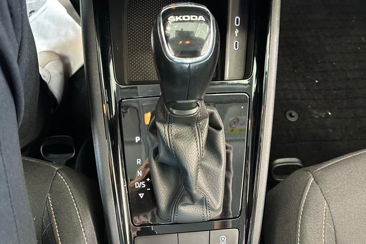 Grå Skoda Kamiq fra 2021