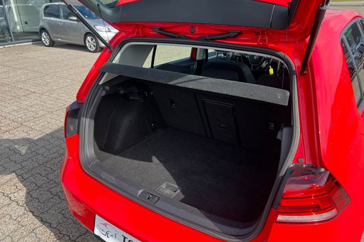 Rød VW e-Golf VII fra 2018