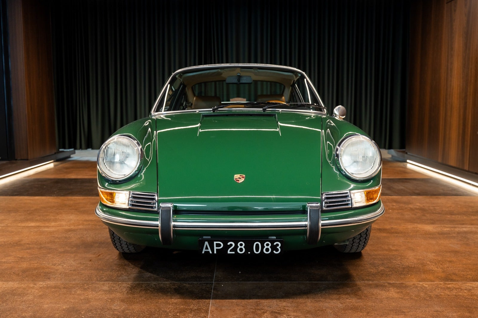 Grøn Porsche 912 fra 1968 set udefra