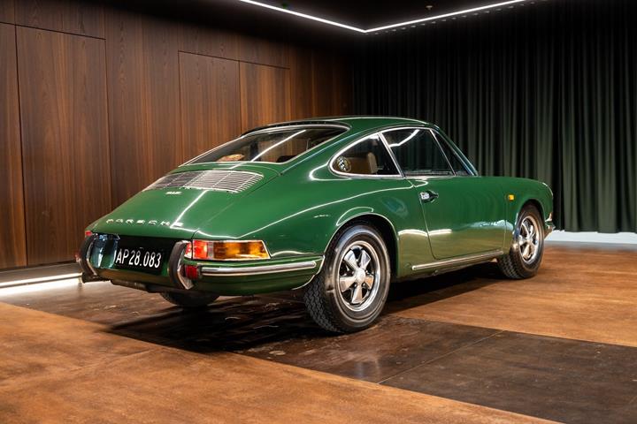 Grøn Porsche 912 fra 1968 set udefra