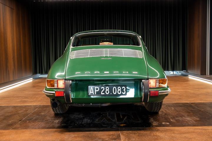 Grøn Porsche 912 fra 1968 set udefra
