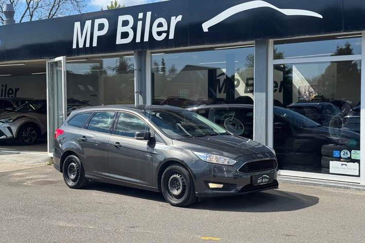 Grå Ford Focus fra 2016