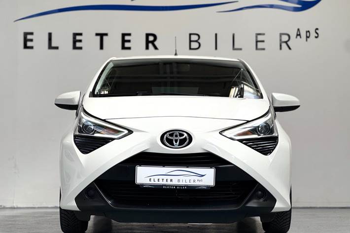 Hvid Toyota Aygo fra 2019
