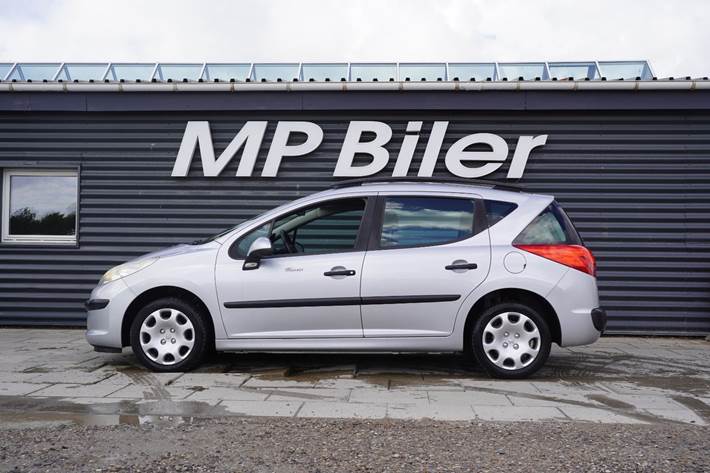 Grå Peugeot 207 fra 2008