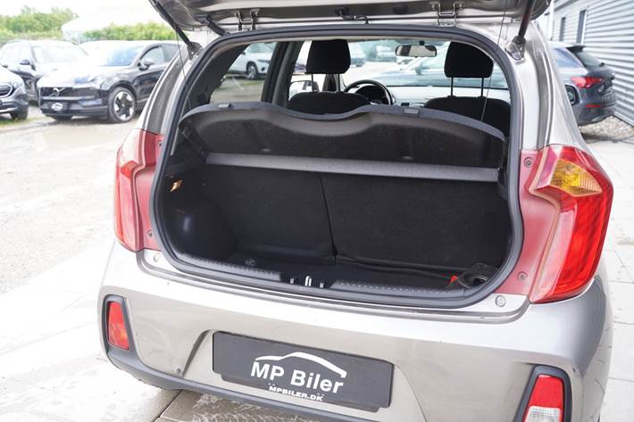 Beige Kia Picanto fra 2016
