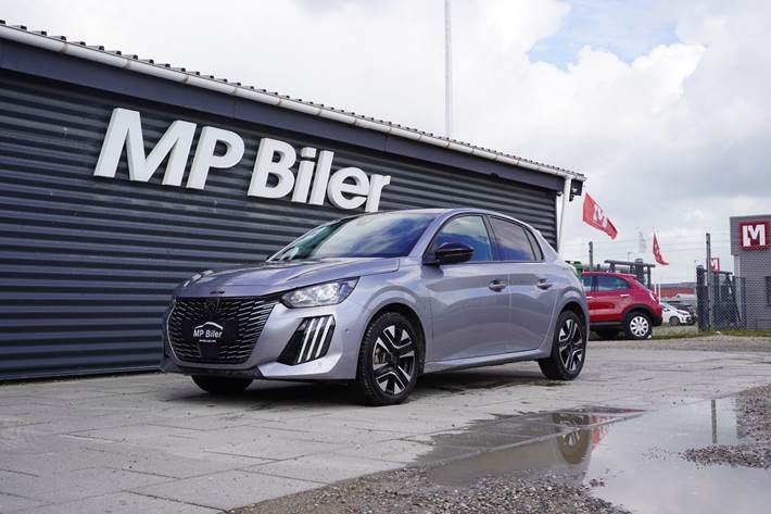 Grå Peugeot 208 fra 2024 set udefra