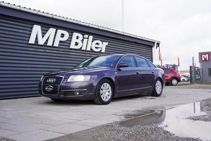 Grå Audi A6 fra 2004
