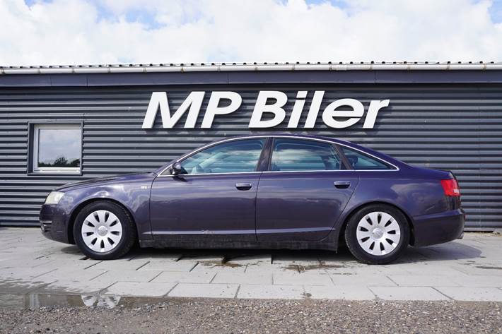 Grå Audi A6 fra 2004