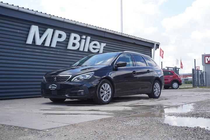 Sort Peugeot 308 fra 2019 set udefra
