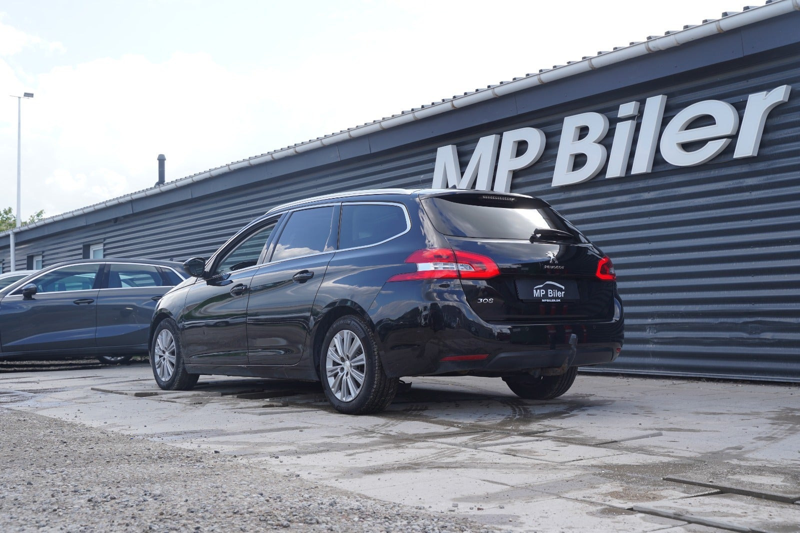 Sort Peugeot 308 fra 2019