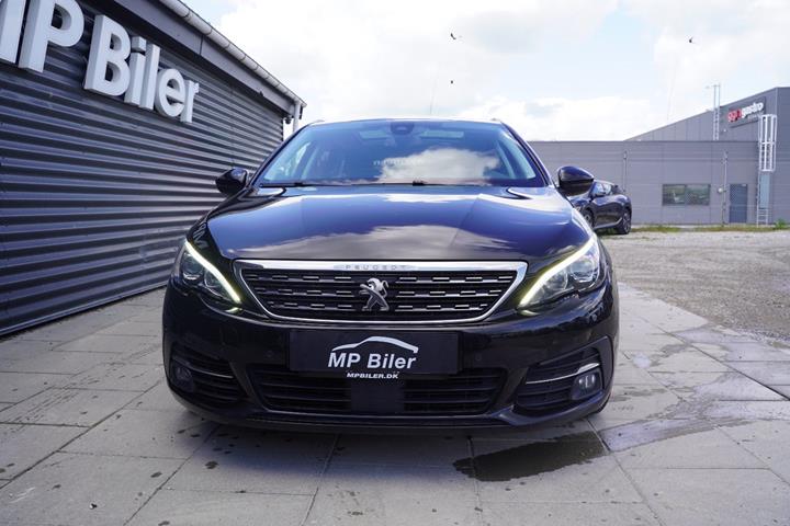Sort Peugeot 308 fra 2019