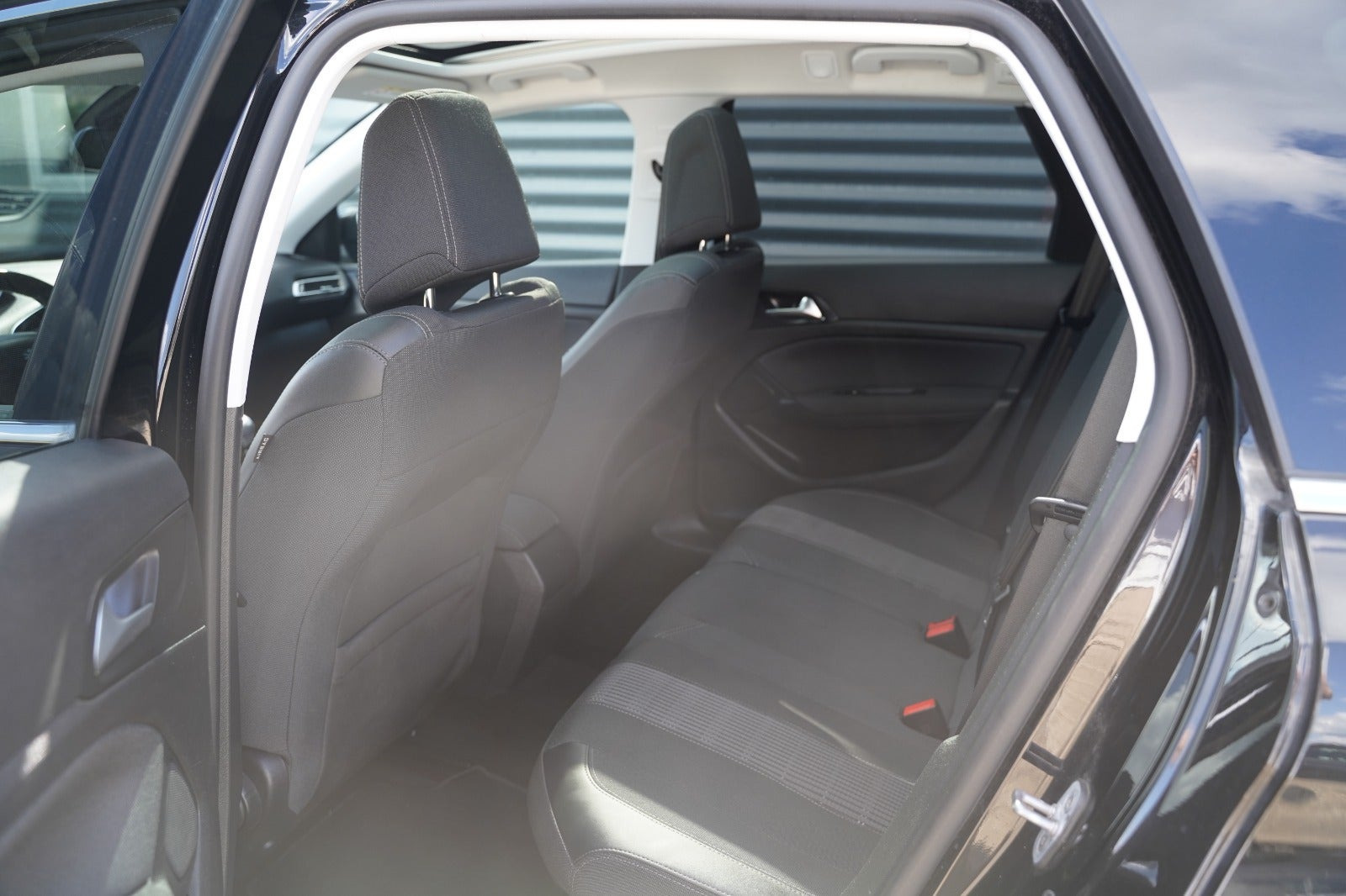 Sort Peugeot 308 fra 2019