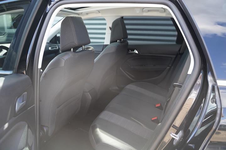 Sort Peugeot 308 fra 2019