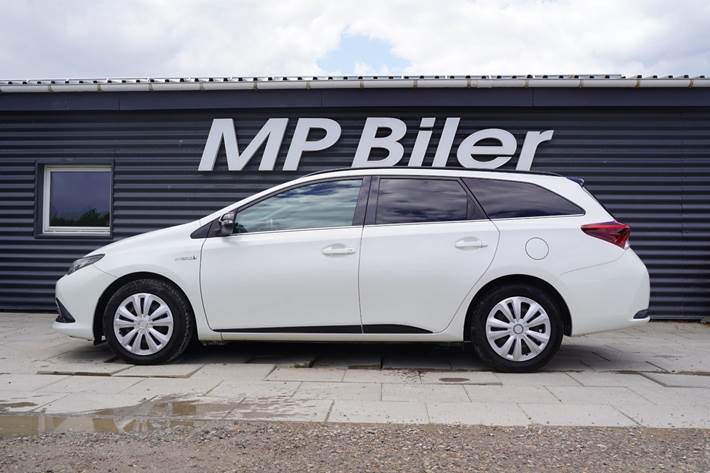 Hvid Toyota Auris fra 2018