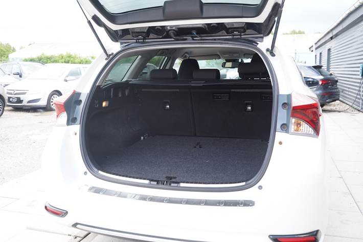 Hvid Toyota Auris fra 2018