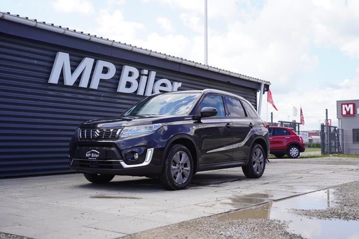 Sort Suzuki Vitara fra 2022 set udefra