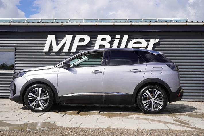 Sølv Peugeot 3008 fra 2022