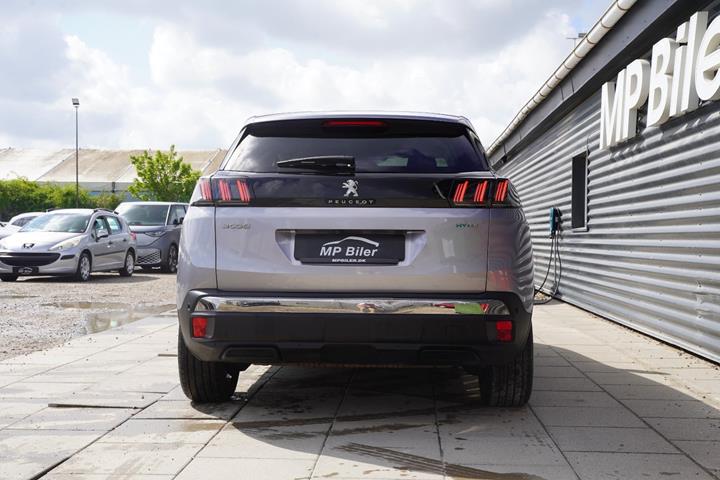 Sølv Peugeot 3008 fra 2022