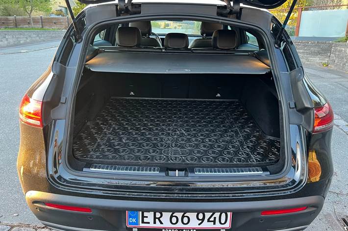 Sort Mercedes EQC400 fra 2020