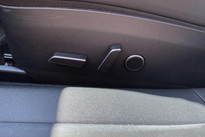 Sort Tesla Model 3 fra 2022