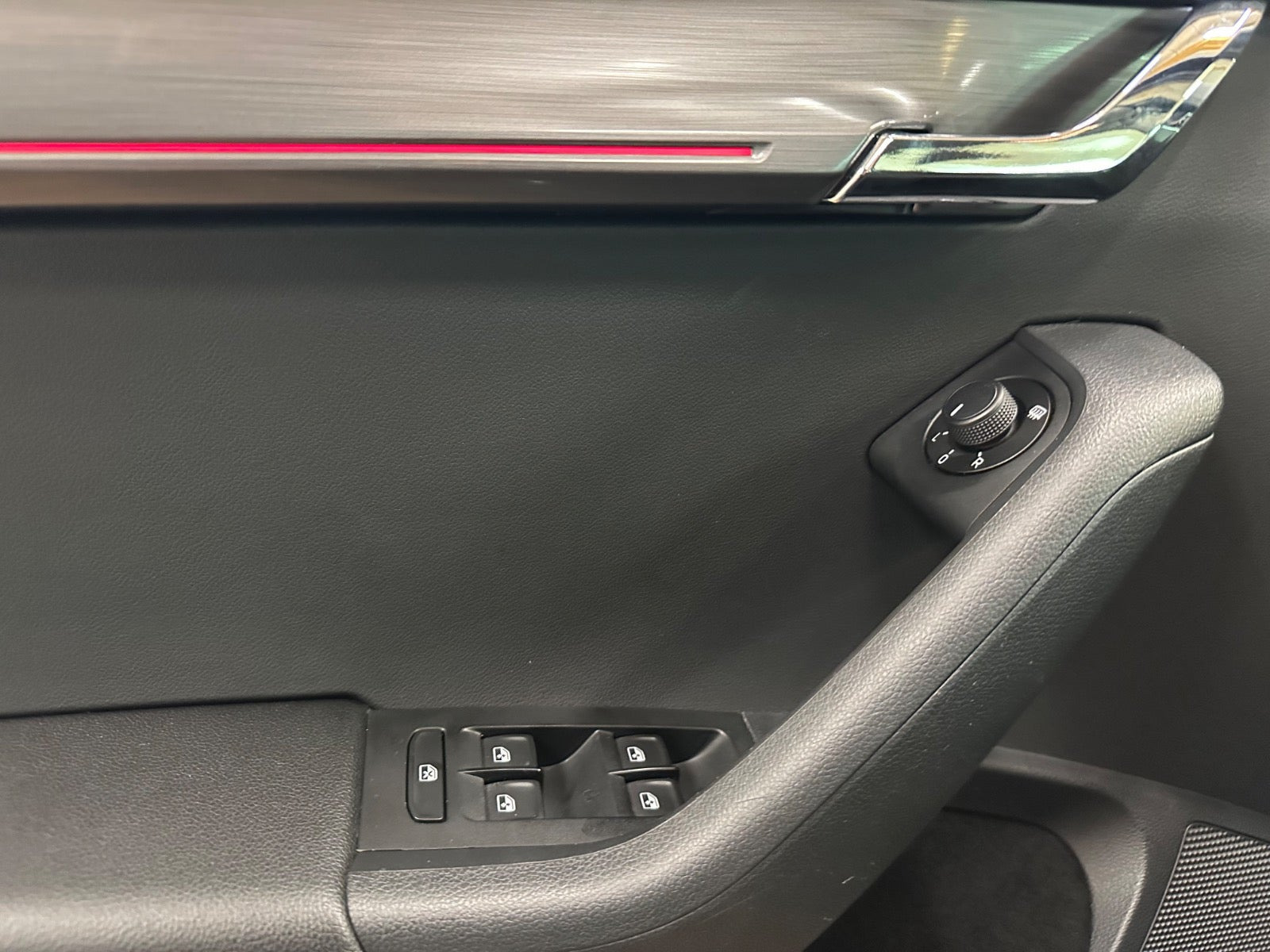 Grå Skoda Octavia fra 2020