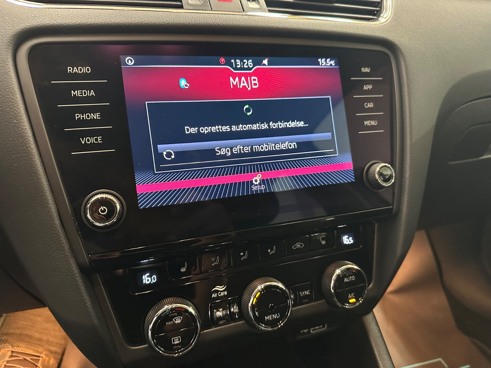 Grå Skoda Octavia fra 2020