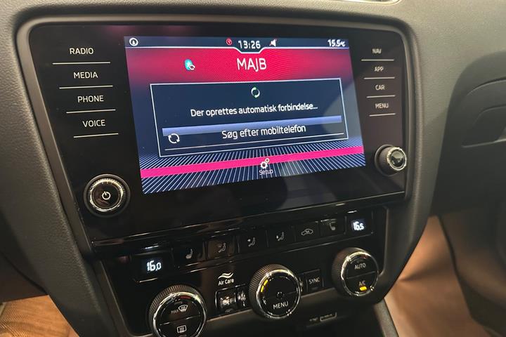 Grå Skoda Octavia fra 2020