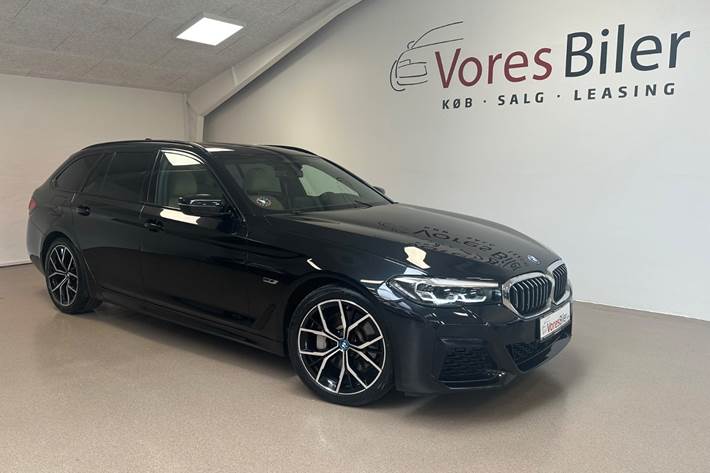 Sort BMW 530e fra 2022