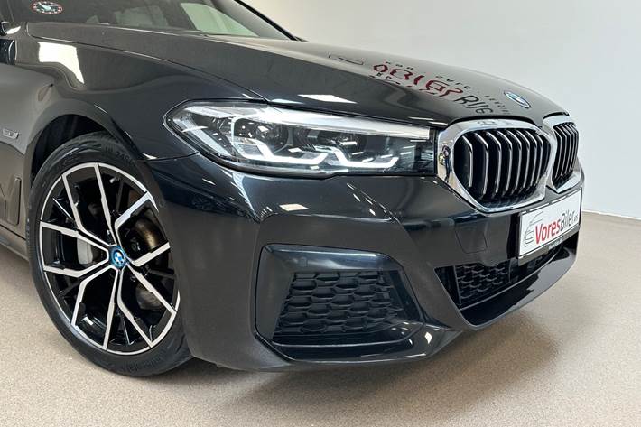 Sort BMW 530e fra 2022