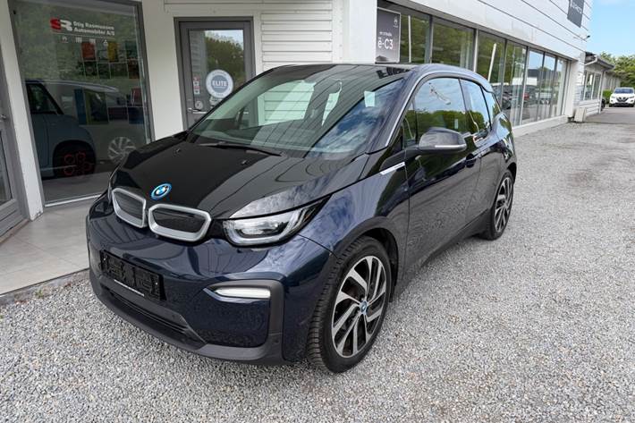 Blå BMW i3 fra 2021