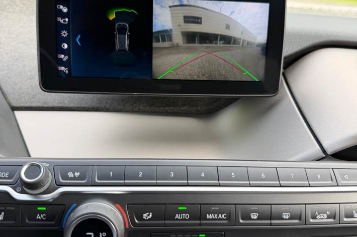 Blå BMW i3 fra 2021